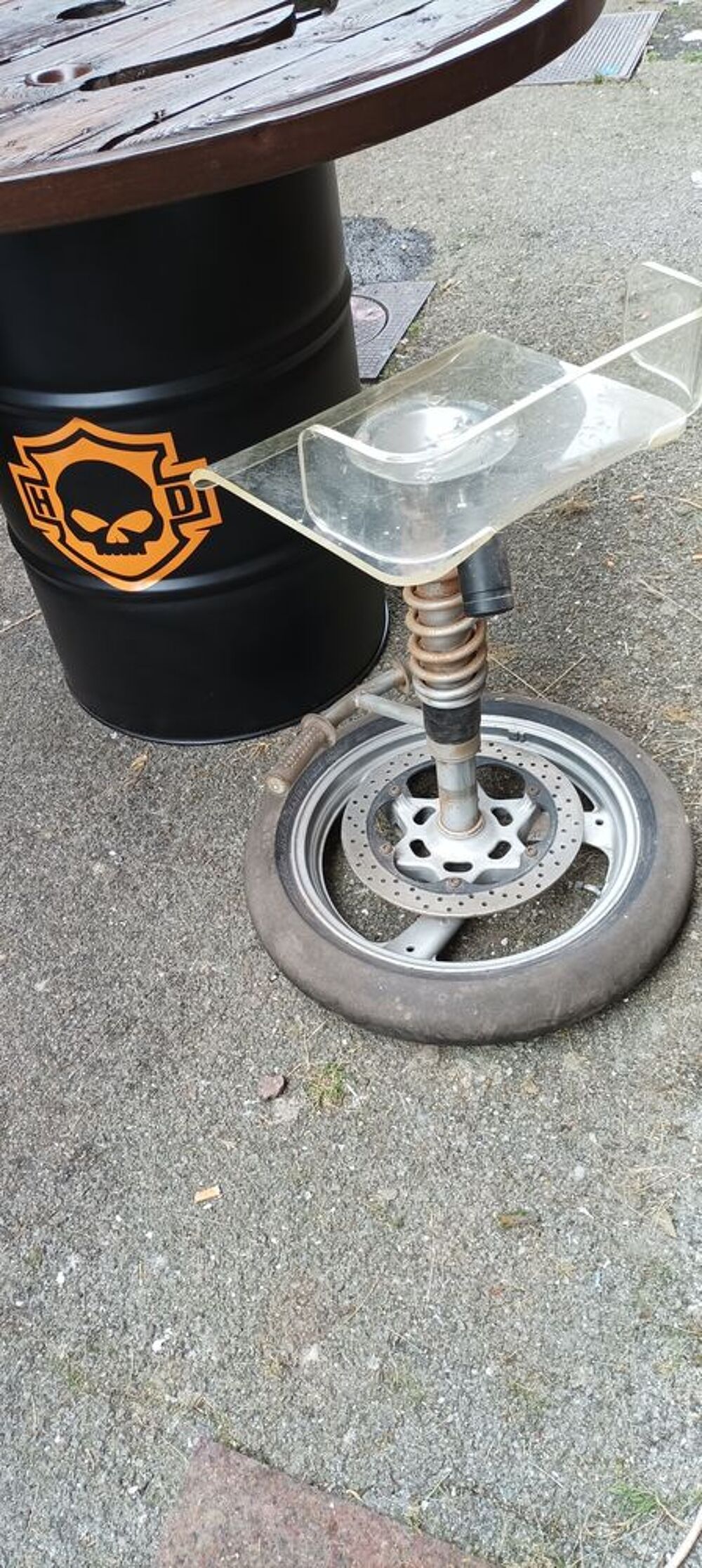 Table haute f&ucirc;t Harley Davidson et touret 120 cm cercl&eacute; Meubles