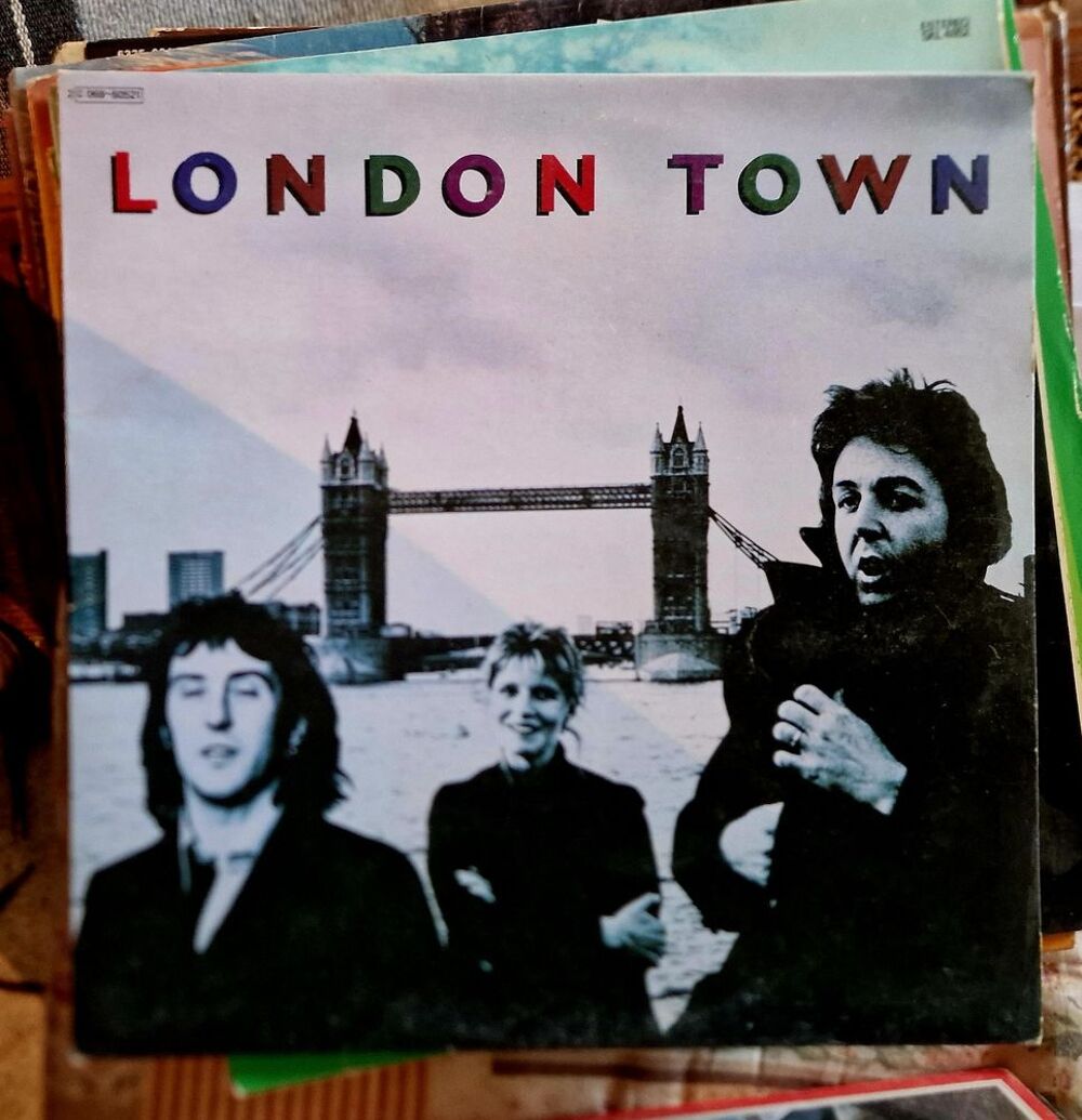 100 vinyles CD et vinyles