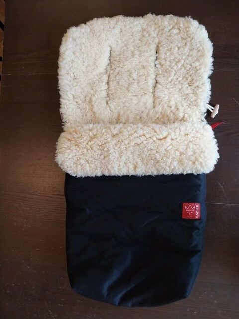 Chanceli�re Kaiser Natura peau de mouton 6 � 36 mois Noir
75 Bourg-la-Reine (92)