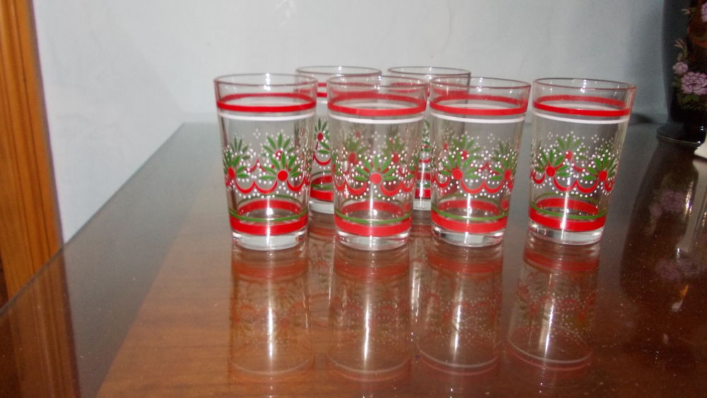 verres &agrave; th&eacute; motifs rouges Cuisine