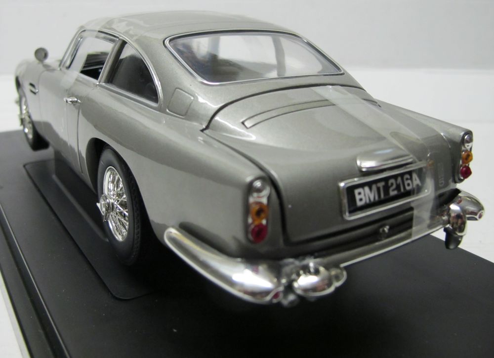 ASTON-MARTIN DB5, James Bond JOY RIDE 1/18&egrave;me 2000 neuve 
