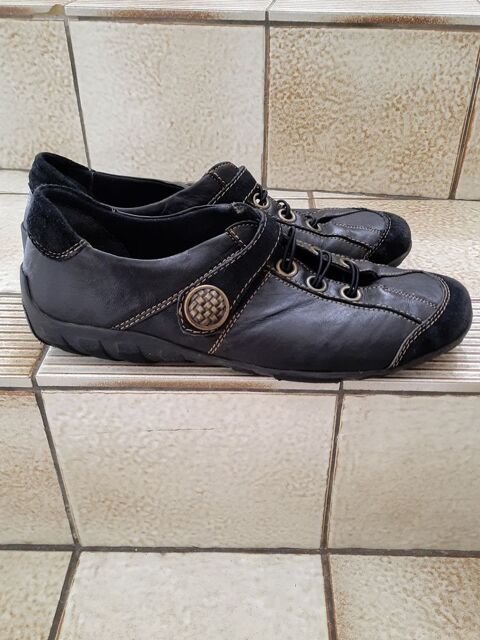 Chaussure femme pointure 44 sale