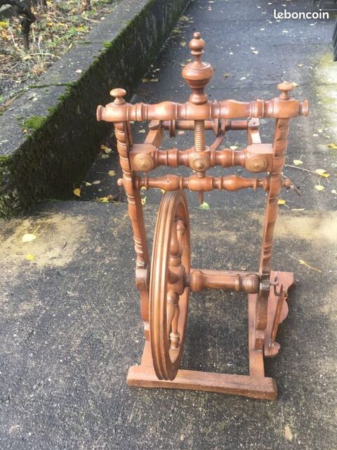 Rouet ancien en bon état 145 Castres (81)