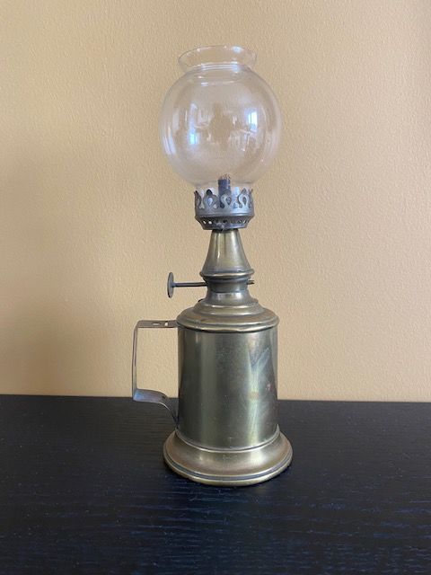 Ancienne lampe � huile pigeon 28 Nice (06)