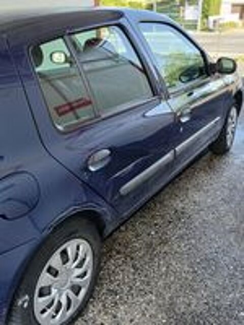 Clio 1.2 RN 2002 occasion 33700 M&eacute;rignac