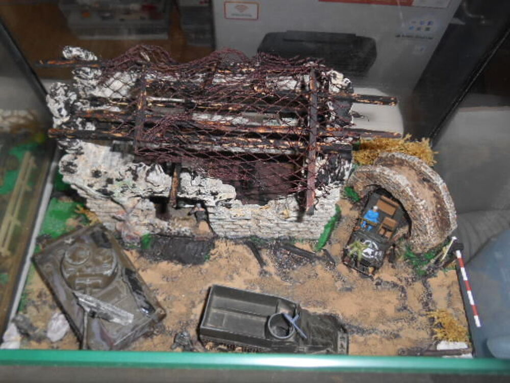 deux maquettes repr&eacute;sente sc&egrave;ne de guerre de 39/40 80 