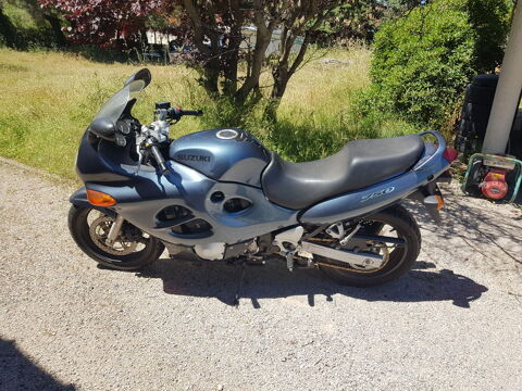Moto SUZUKI 2001 occasion Saint-Cyprien 66750