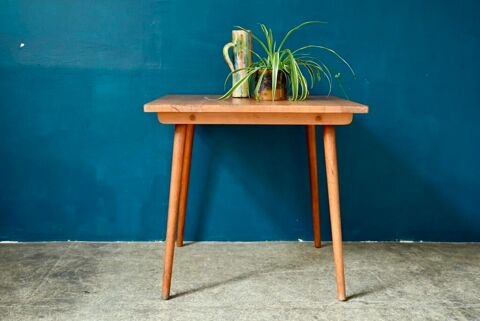 Table � manger de bistrot carr�e en bois massif  vintage 390 Wintzenheim (68)