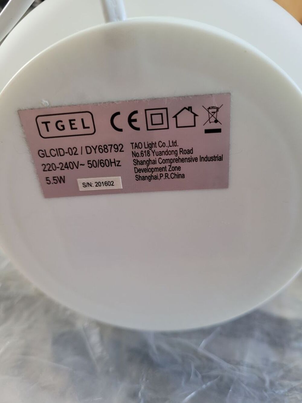 Lampe de table LED RGB &agrave; intensit&eacute; variable + t&eacute;l&eacute;commande, D�coration