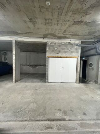  Parking / Garage à louer 14 m² Gréoux-les-bains