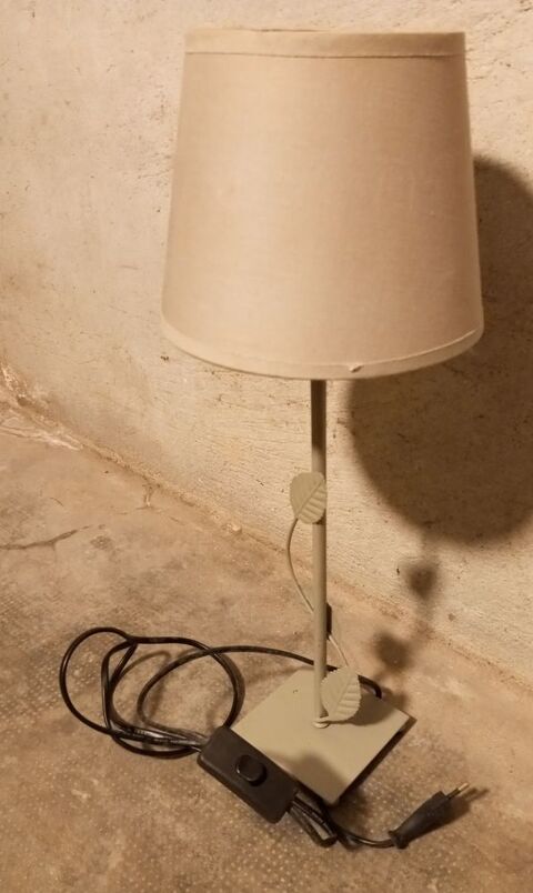 Lampe de chevet, bureau 3 Toul (54)