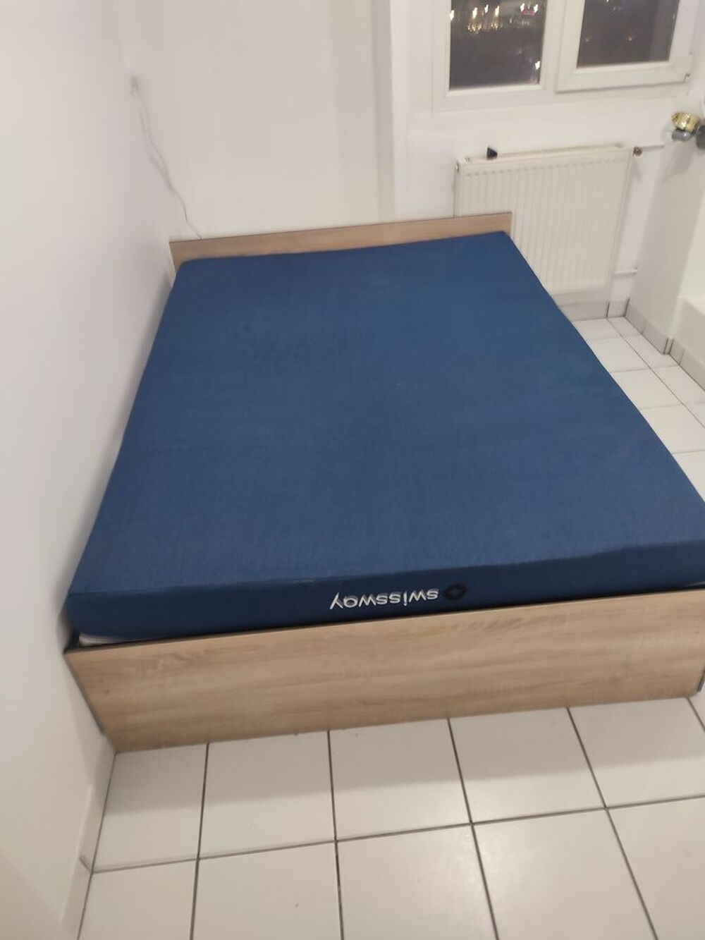 Lit double (sommier+matelas+cadre de lit) Meubles