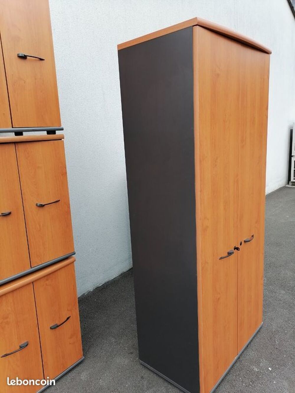 Armoire pour bureau ou chambre
Meubles