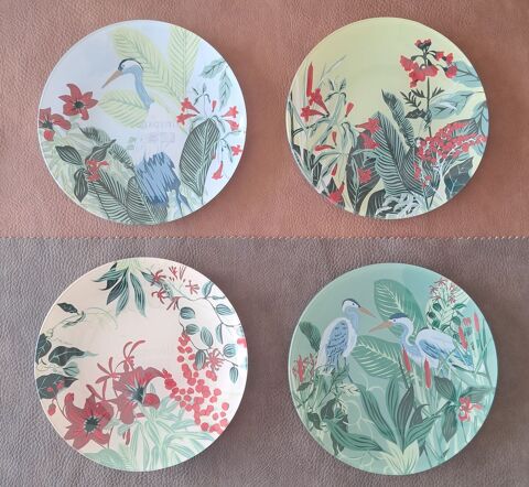 lot de 4 assiettes � dessert en verre neuves 
linvosges 15 Carnon Plage (34)