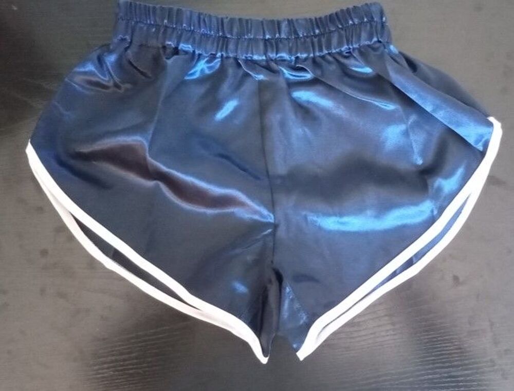 Short Nylon satin Vintage bleu marine/blanc Taille S 40 
Vêtements