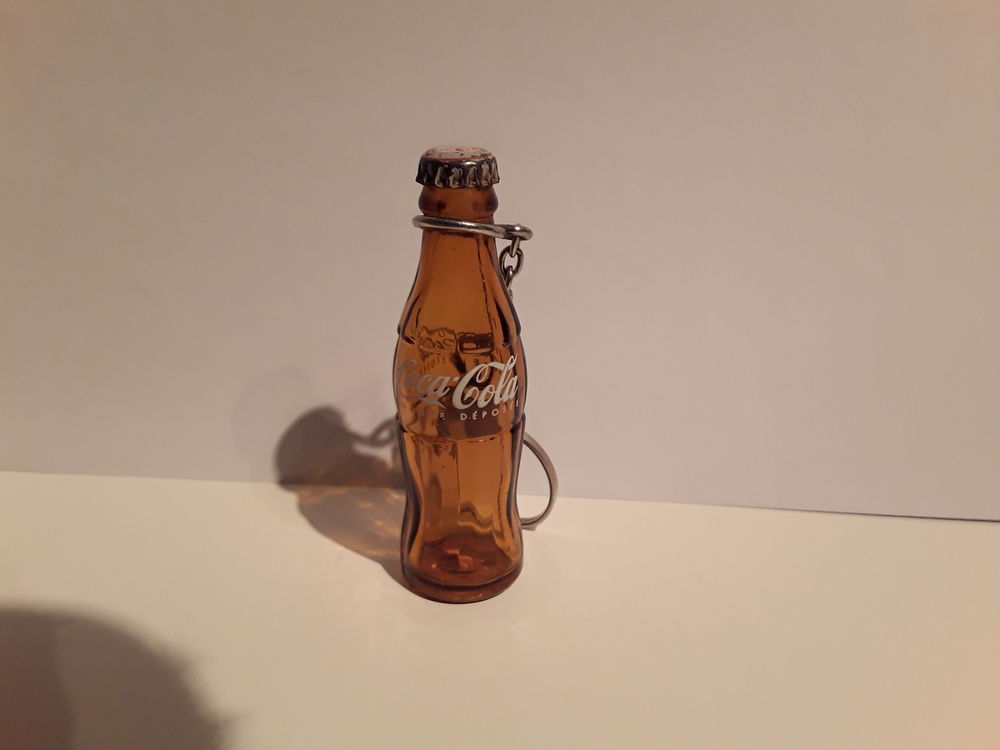 Un Ancienne Porte cl&eacute; coca cola 
