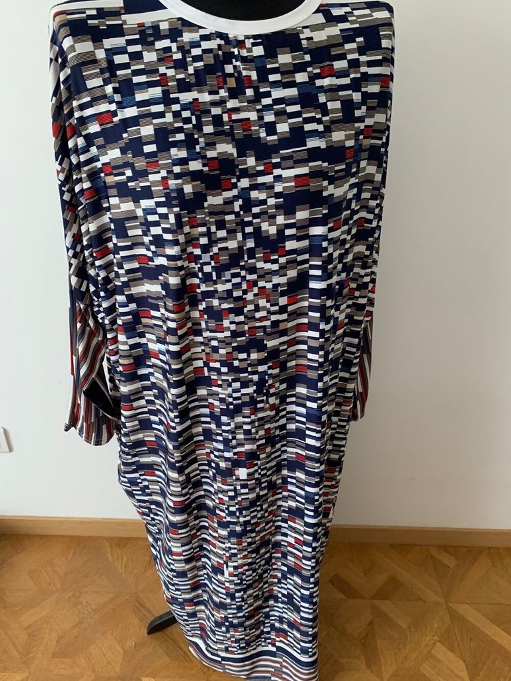 robe &agrave; manches longues taille 56/58 Vêtements
