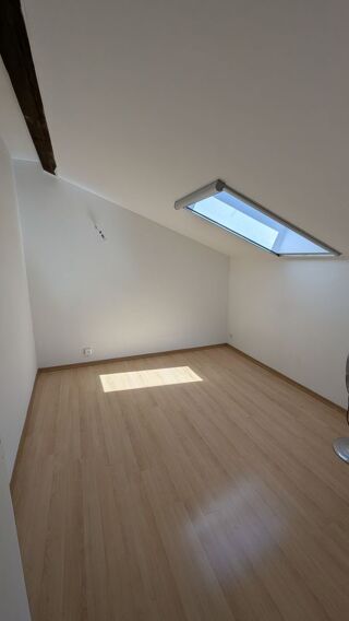  Appartement à louer 4 pièces 108 m²