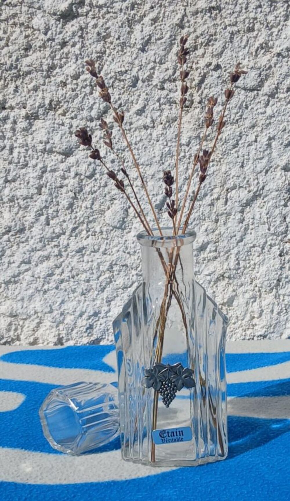 Carafe Verre avec D&eacute;cor "Grappe De Raisin" en Etain /Vintage Décoration