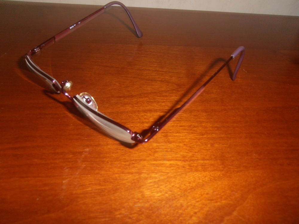 Lunettes loupes roses (27) Bijoux et montres