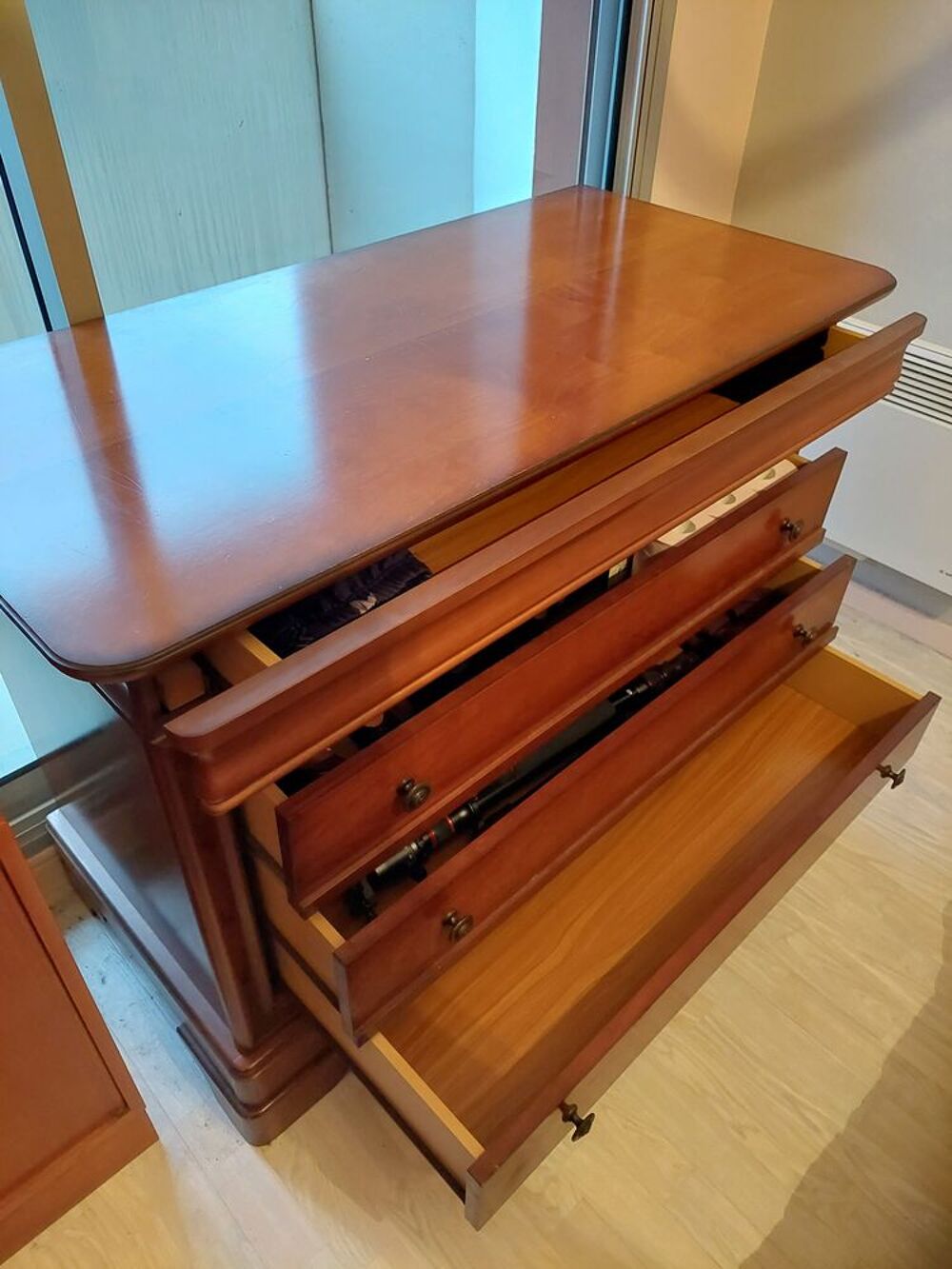 Commode de chambre 200 € Meubles