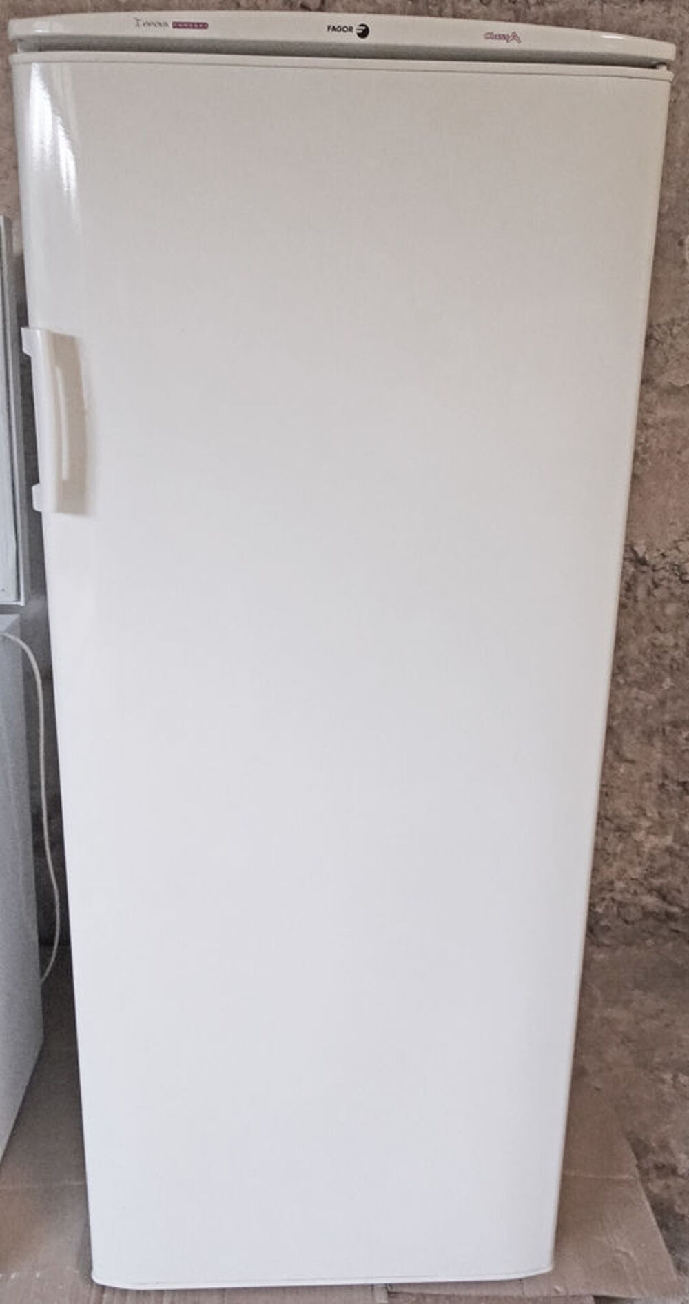 REFRIGERATEUR FAGOR 250 litres Electroménager