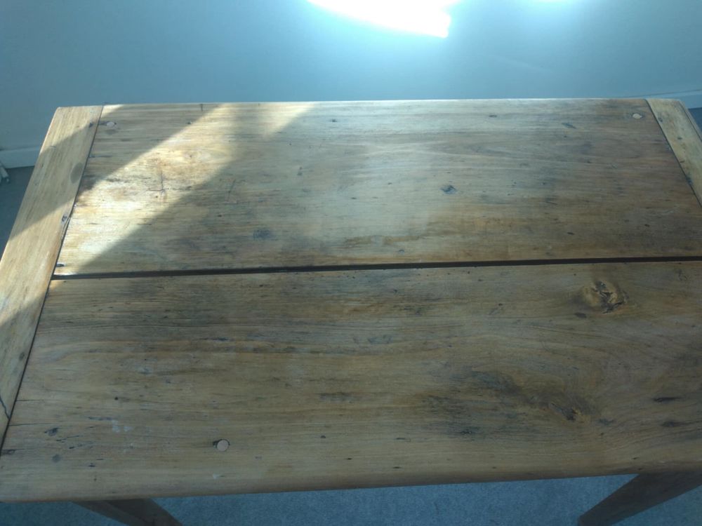 Table en bois r&eacute;nov&eacute;e Meubles