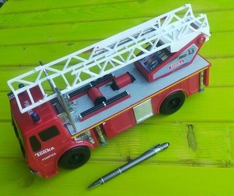 Camion de pompier tonka 33cm
6 Mirecourt (88)