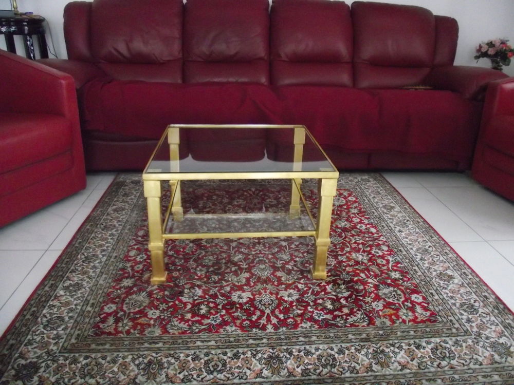 TABLE BASSE DOREE A LA FEUILLES 24 CARATS. Meubles