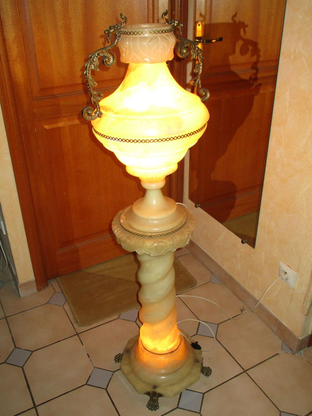 GRANDE LAMPE SUR PIED ONYX Décoration
