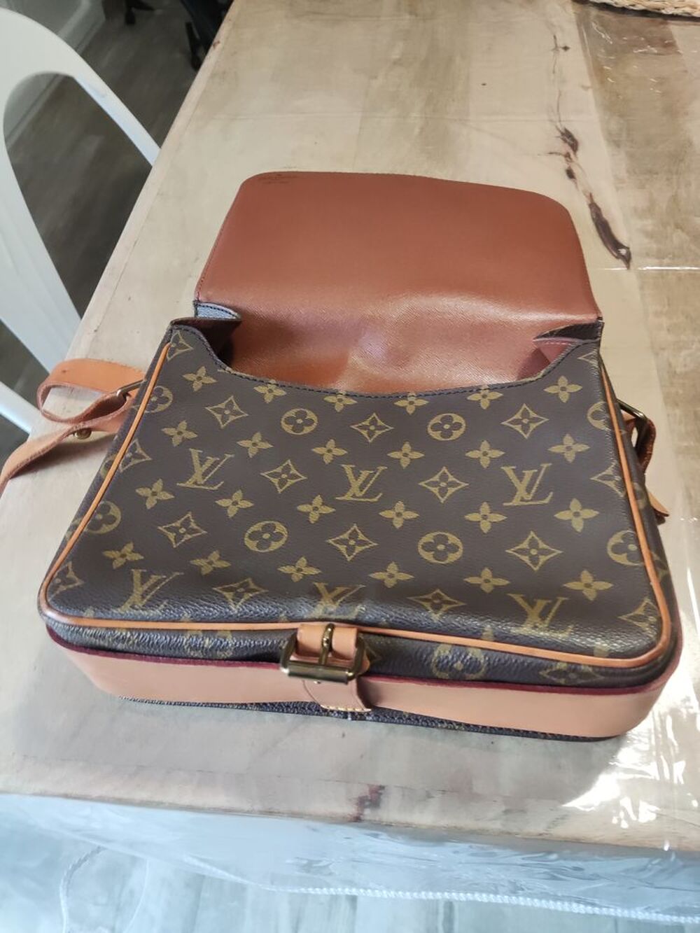 Sac besace Louis Vuitton Maroquinerie