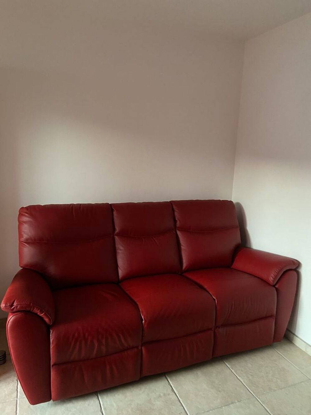 canap&eacute; relax &eacute;lectrique 3 places cuir rouge Meubles