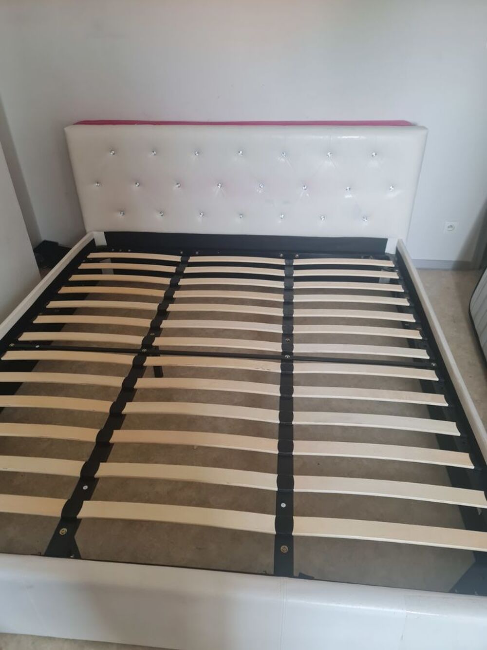Lit + matelas Meubles