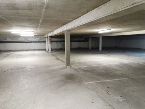  Parking / Garage  louer 15 m