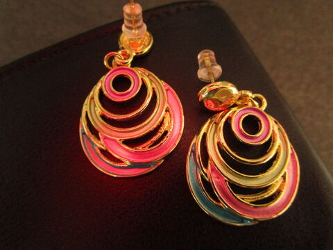 Boucles d'oreilles dor�es cercles color�s 6 Le Mesnil-R�aume (76)