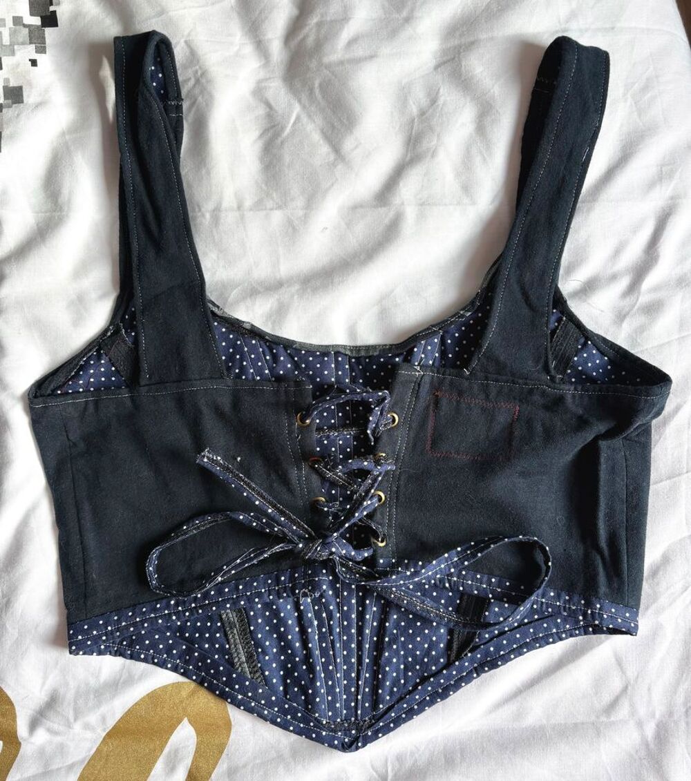 Top corset arty vintage retravaill&eacute; pi&egrave;ce unique Vêtements