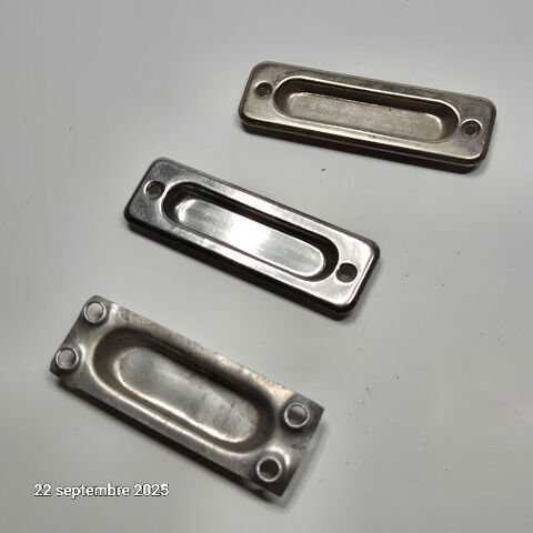 Lot de 2 poign�es ann�e 60-70 pour porte coulissante. Etat n 3 Saumur (49)