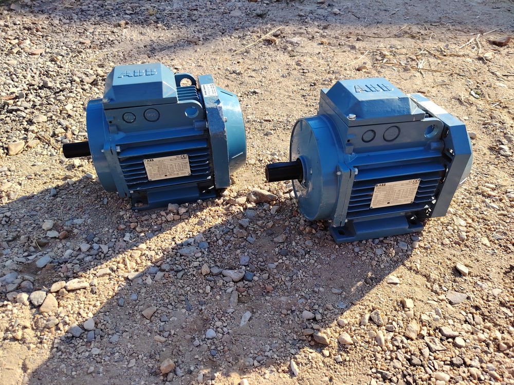 Moteur triphase ABB 90L1 2.2 kw 2875t/mn 3cv Bricolage