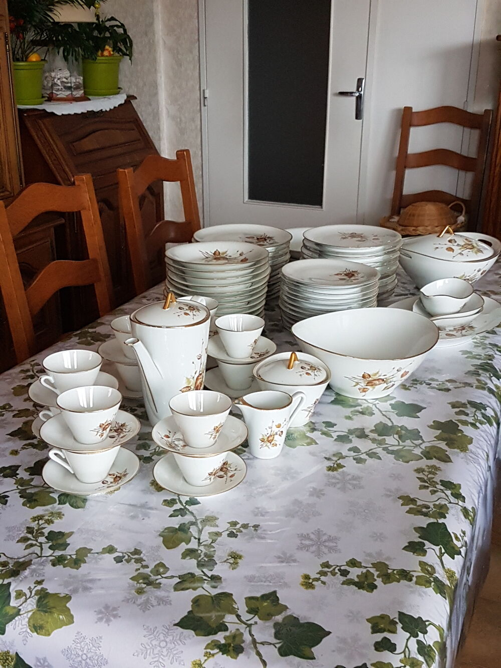 VEND SERVICE DE TABLE PORCELAINE Cuisine