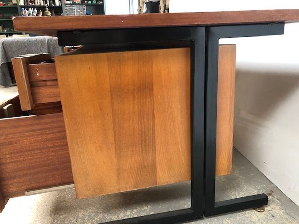 Bureau vintage ann&eacute;e 1970 Meubles