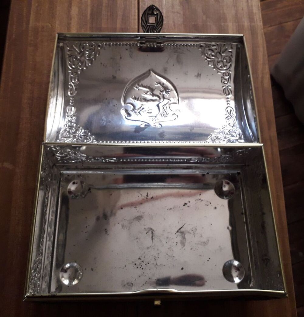 Vintage boite en m&eacute;tal chocolats Belge 