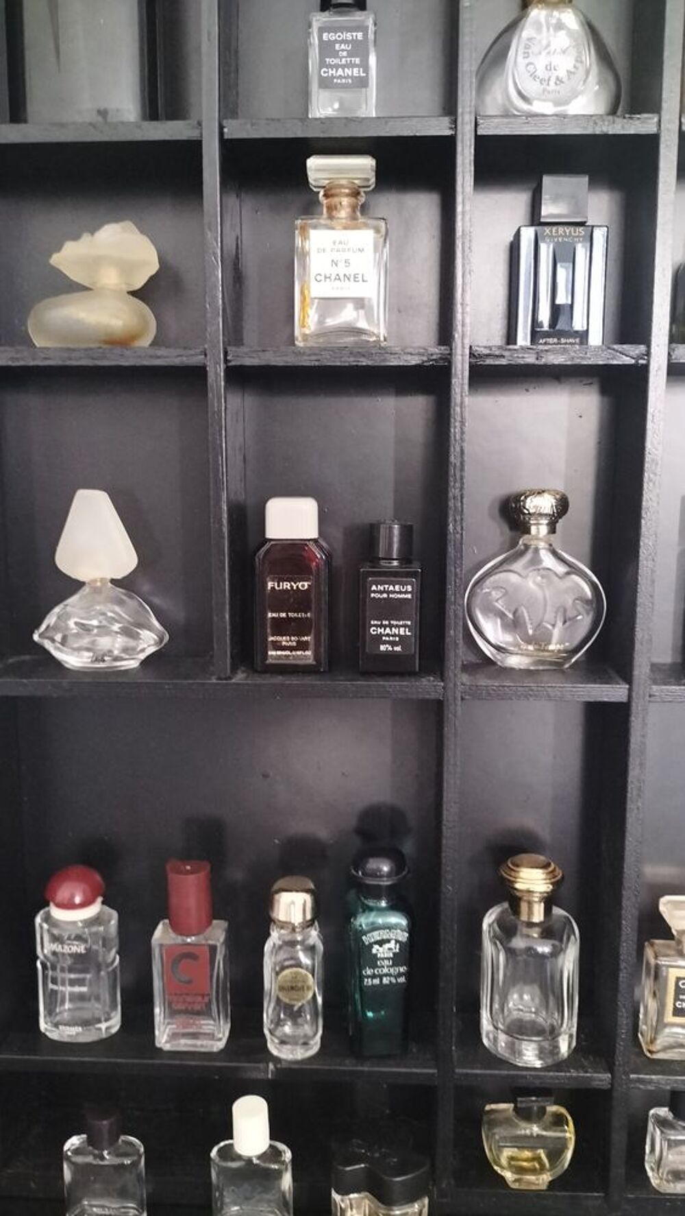 Miniatures de parfums. 