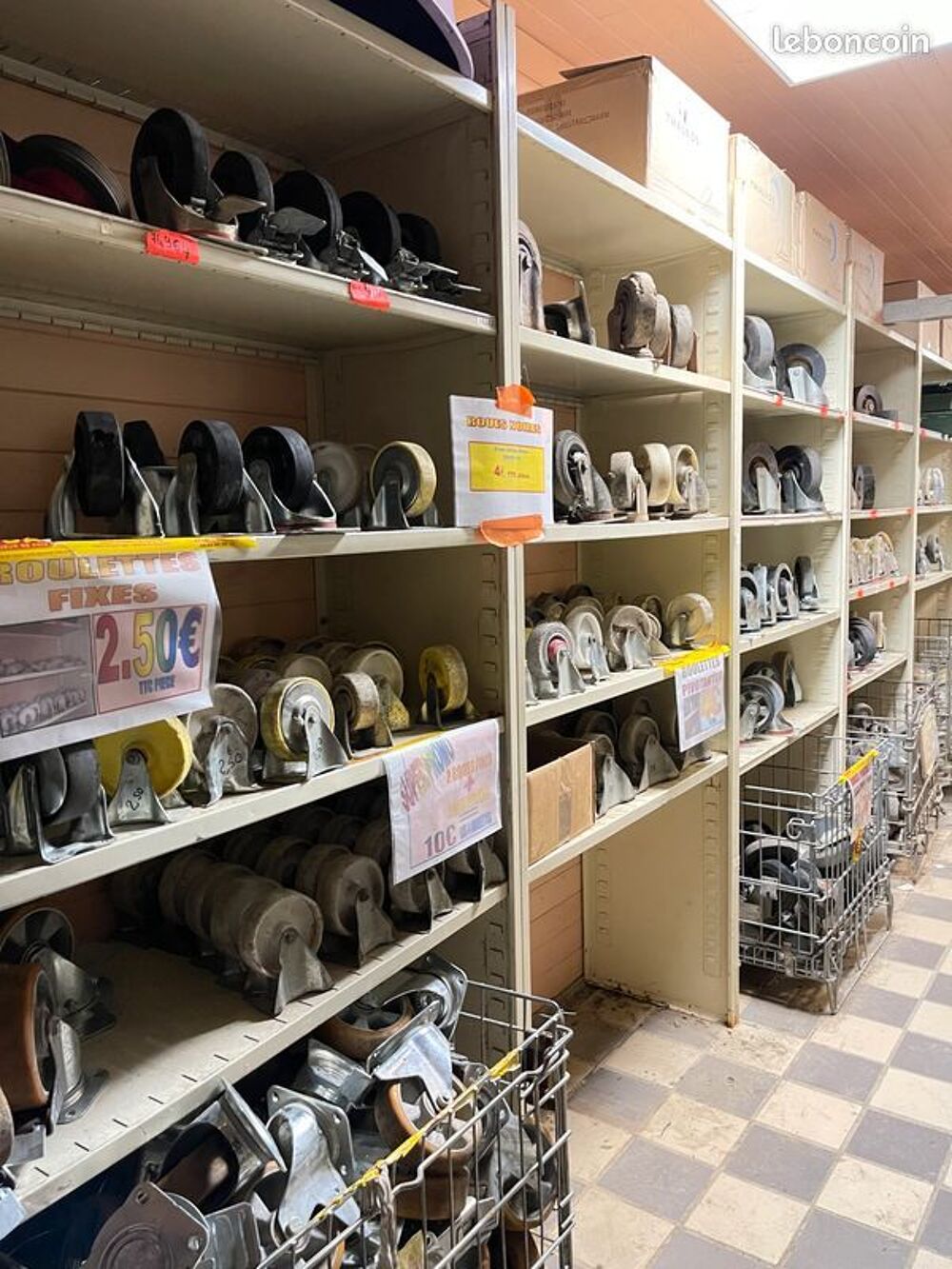 Roulettes fixes et pivotantes de manutention Bricolage