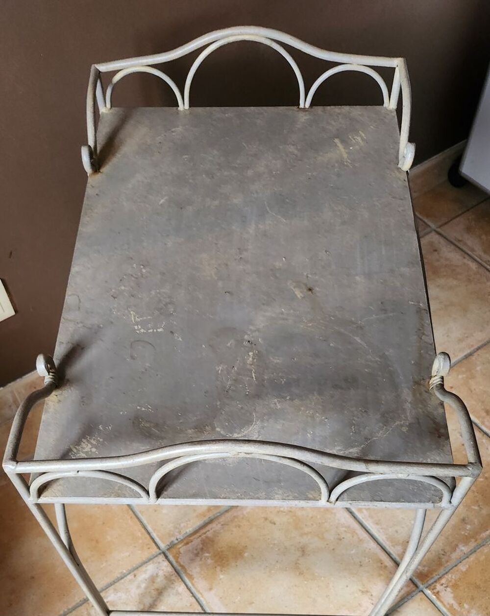 Table d'appoint en fer Meubles