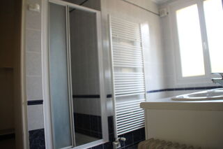  Appartement à louer 5 pièces 135 m²
