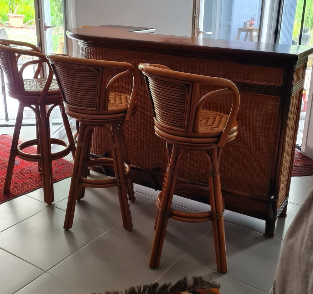 BAR EN BOIS EXOTIQUE + 4 tabourets Meubles
