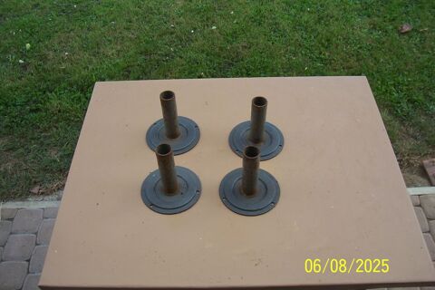 pieds tr�s solide en fer 4 Porqu�ricourt (60)