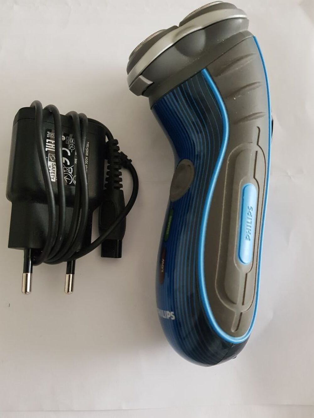 rasoir &eacute;lectrique marque Techwood Electroménager