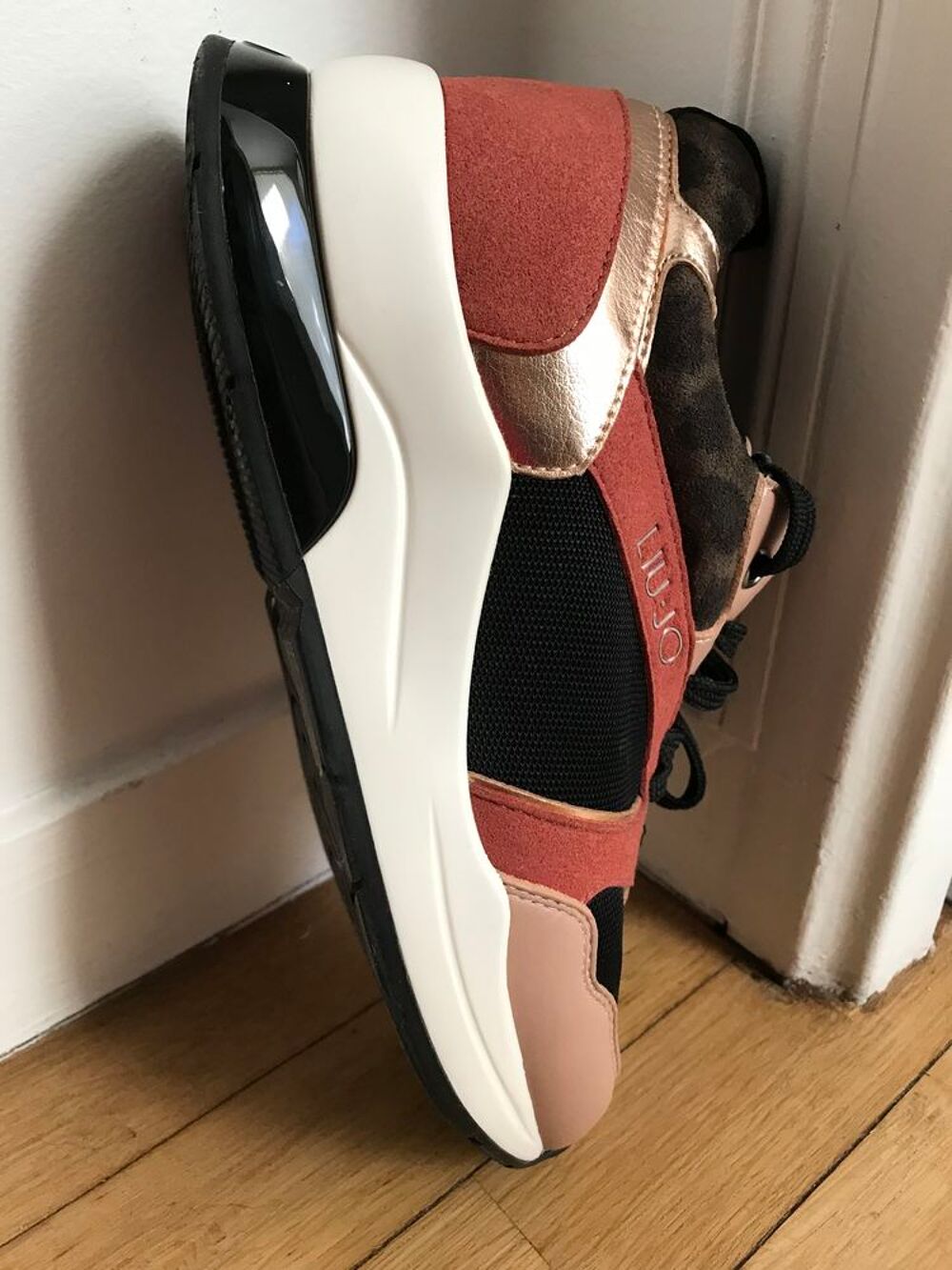 Baskets Lui.Jo pour femmes &eacute;l&eacute;gantes Chaussures
