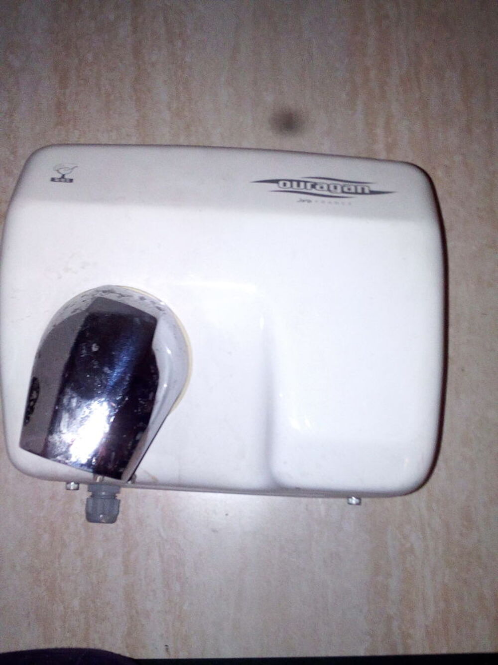 s&egrave;che main Electroménager